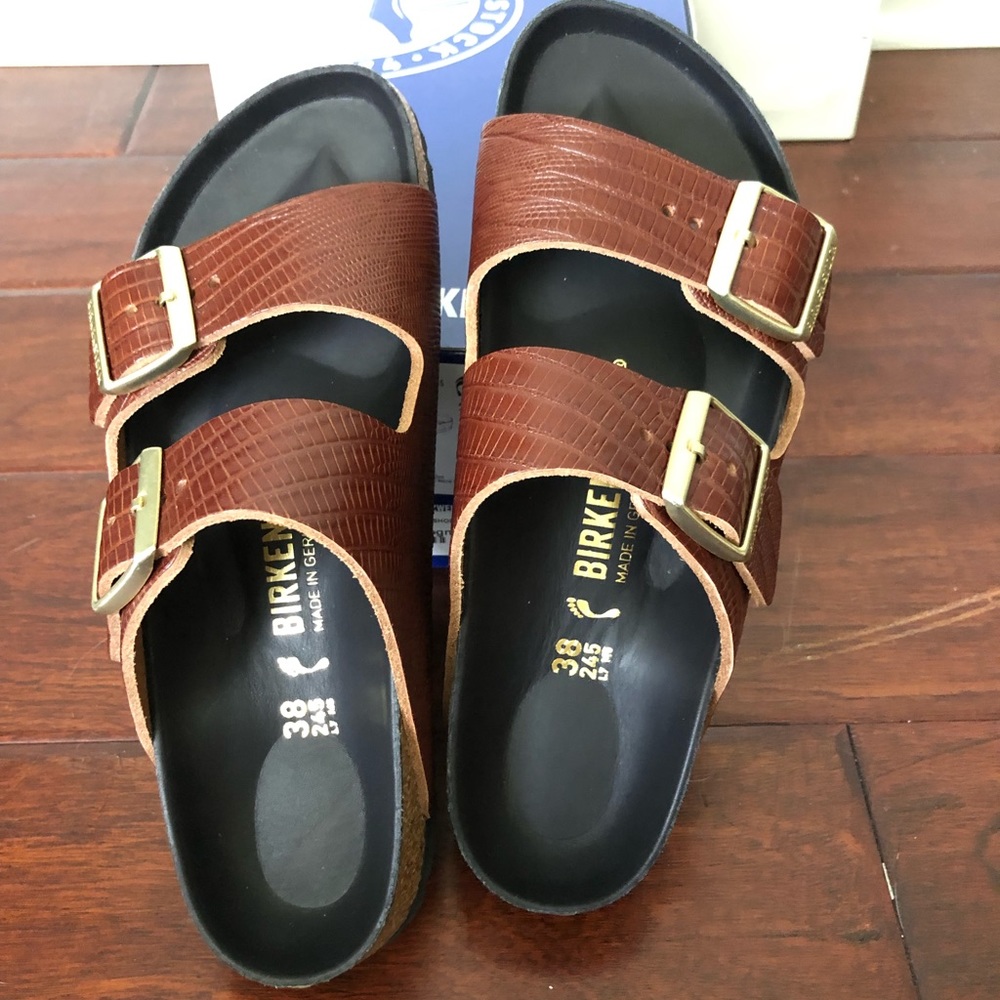 Women’s Arizona Birkenstock NEW SIZE 38 Narrow